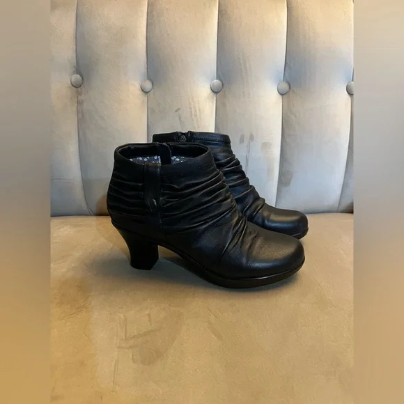 Dansko lola bootie on sale